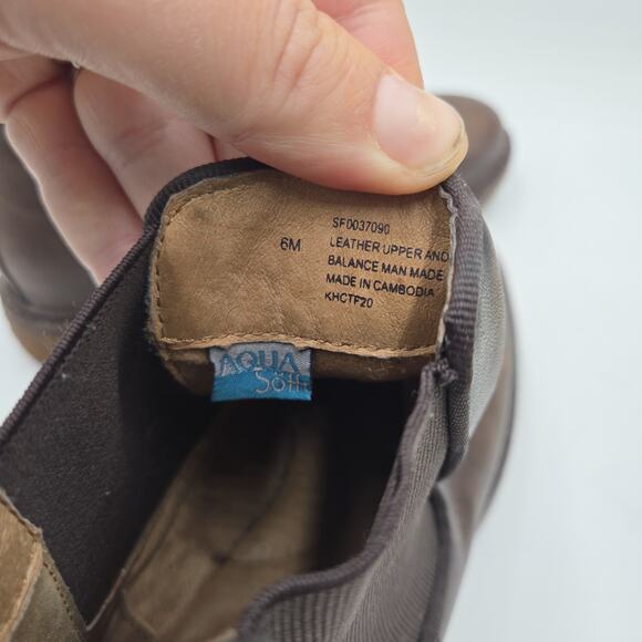 Sofft Distressed Brown Leather Chelsea Ankle Boots Womens size 6 M Pull On - Picture 6 of 7